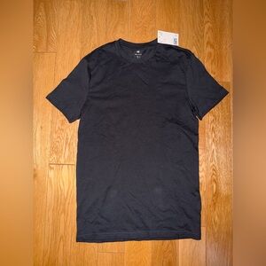 BRAND NEW H&M Black Short-Sleeve Crewneck T-Shirt